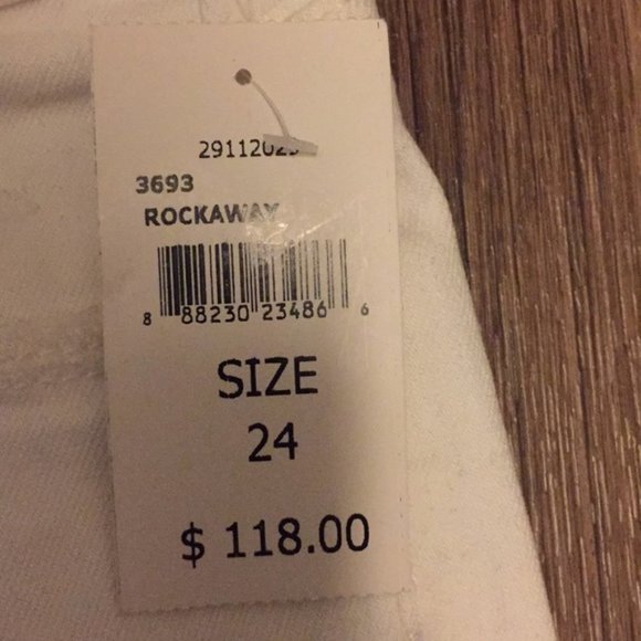 DL1961 Renee Shorts - Size 24 - NWT! - Picture 4 of 6